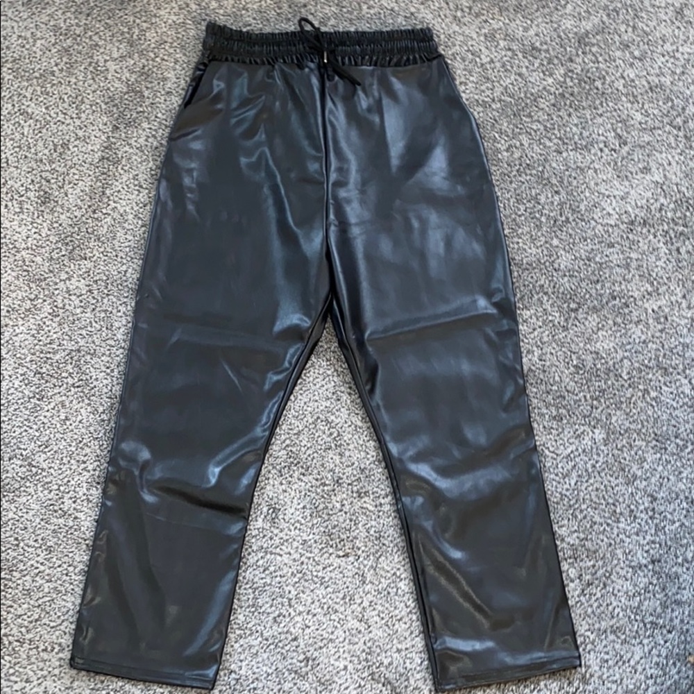 PrettyLittleThing Pants - Picture 3 of 5